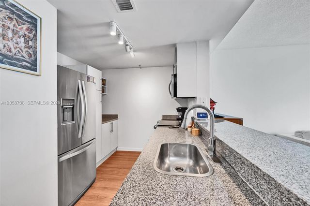 275 NE 18th St 1809, Miami, FL 33132