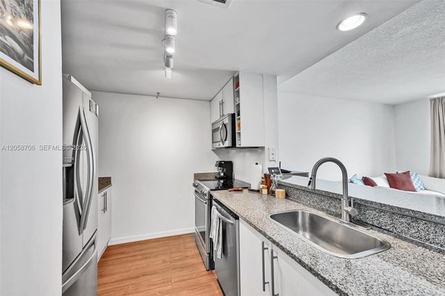 275 NE 18th St 1809, Miami, FL 33132