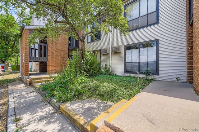 3550 S Harlan Street 220, Denver, CO 80235