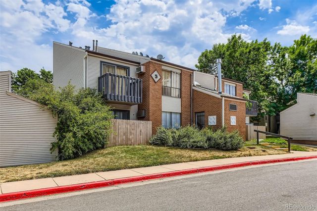 3550 S Harlan Street 220, Denver, CO 80235