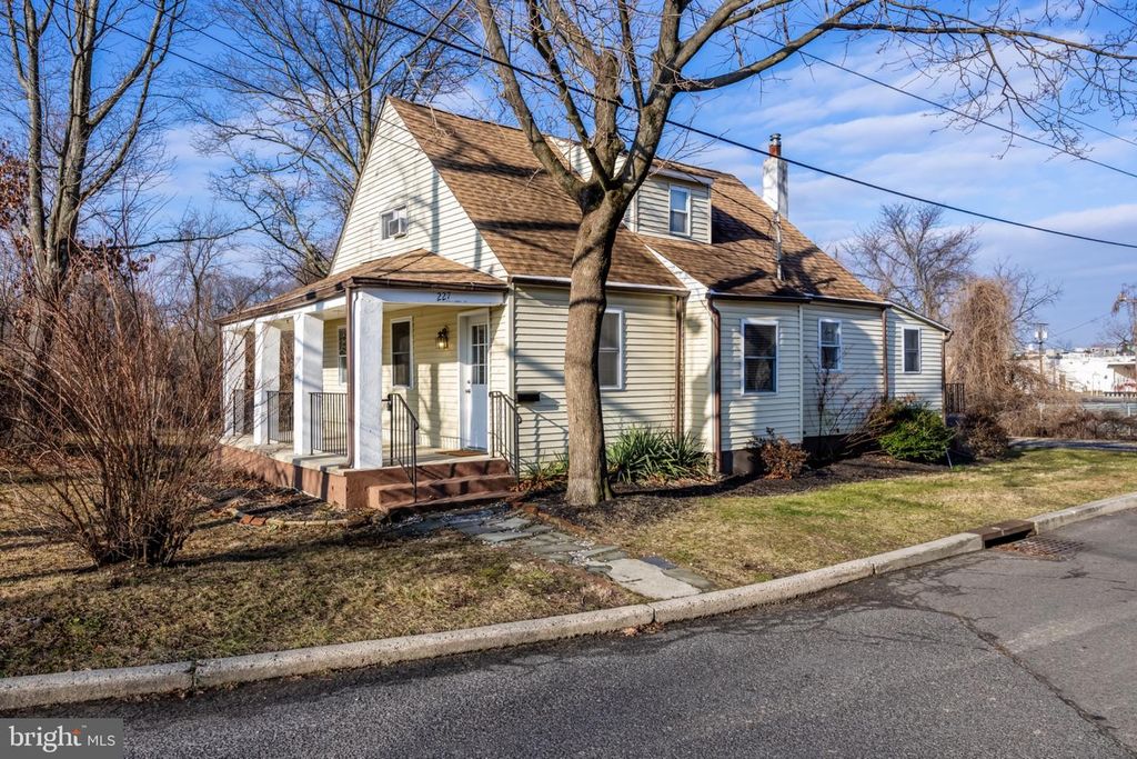 227 WHITTIER AVE, MOORESTOWN, NJ 08057 — exterior
