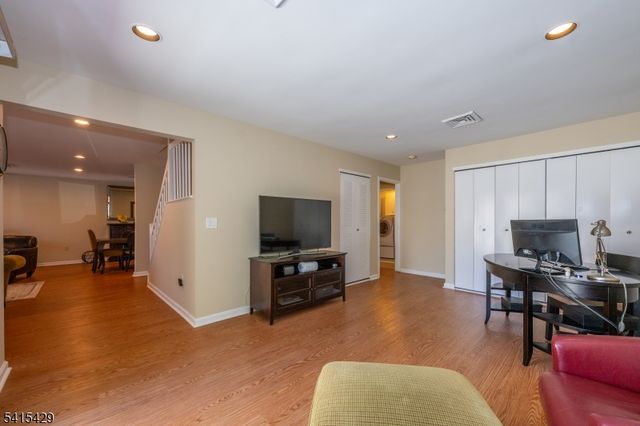 48 Musano Ct 48, West Orange Twp., NJ 07052