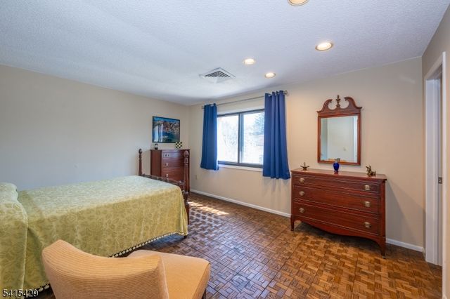 48 Musano Ct 48, West Orange Twp., NJ 07052