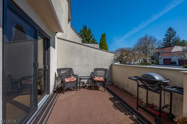 48 Musano Ct 48, West Orange Twp., NJ 07052