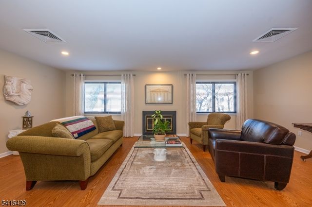 48 Musano Ct 48, West Orange Twp., NJ 07052