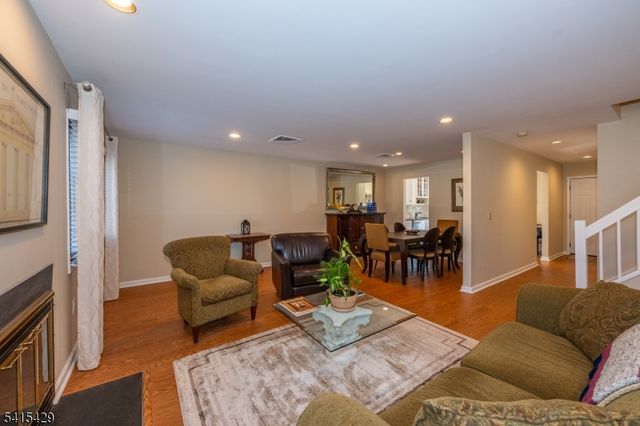 48 Musano Ct 48, West Orange Twp., NJ 07052