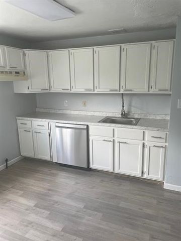 577 Lucia Dr, Wilkins Twp, PA 15221