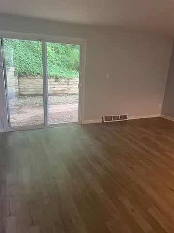 577 Lucia Dr, Wilkins Twp, PA 15221