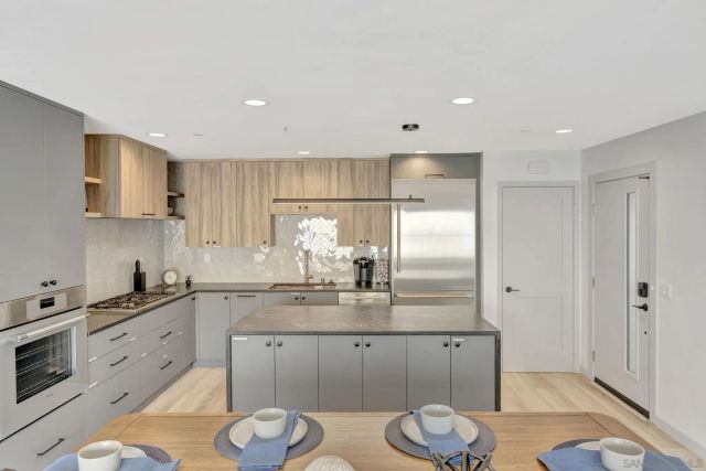 807 Seacoast Dr, Imperial Beach, CA 91932