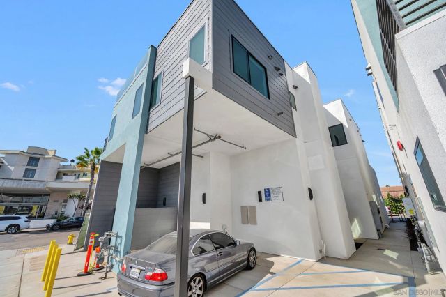 807 Seacoast Dr, Imperial Beach, CA 91932