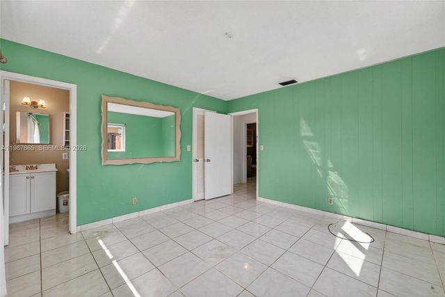 1919 NW 38th St, Oakland Park, FL 33309