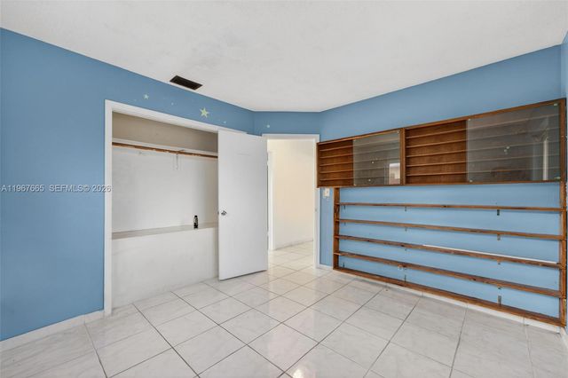 1919 NW 38th St, Oakland Park, FL 33309