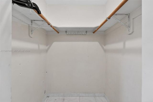 1919 NW 38th St, Oakland Park, FL 33309