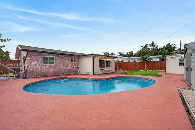 1919 NW 38th St, Oakland Park, FL 33309