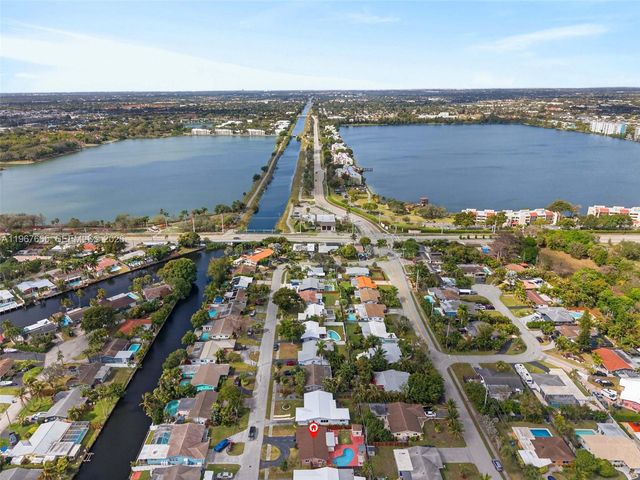 1919 NW 38th St, Oakland Park, FL 33309