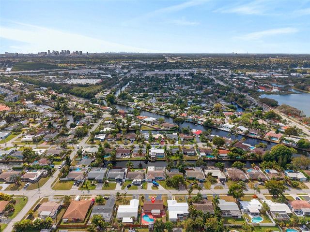 1919 NW 38th St, Oakland Park, FL 33309