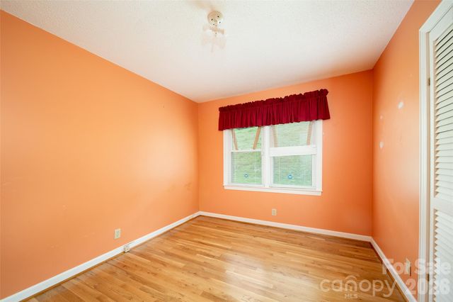 821 Tanasee Gap Road, Balsam Grove, NC 28708