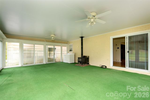 821 Tanasee Gap Road, Balsam Grove, NC 28708