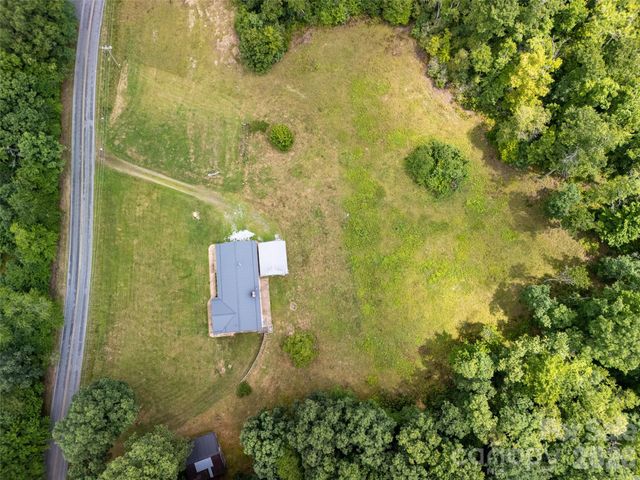 821 Tanasee Gap Road, Balsam Grove, NC 28708