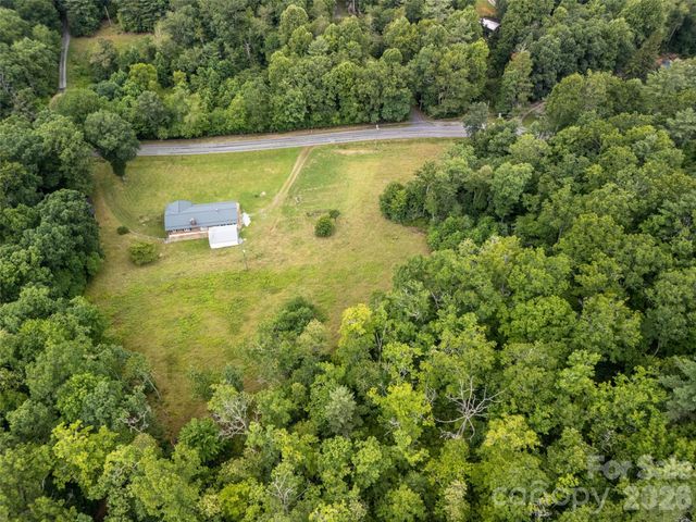 821 Tanasee Gap Road, Balsam Grove, NC 28708