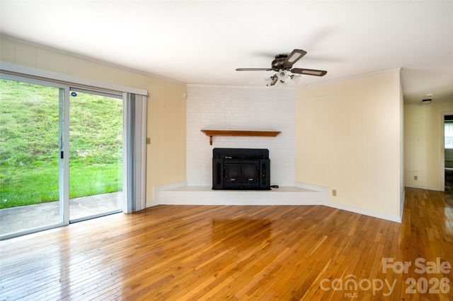 821 Tanasee Gap Road, Balsam Grove, NC 28708