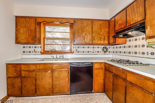 34 E Prescott Ave, Woodbridge Twp., NJ 07067