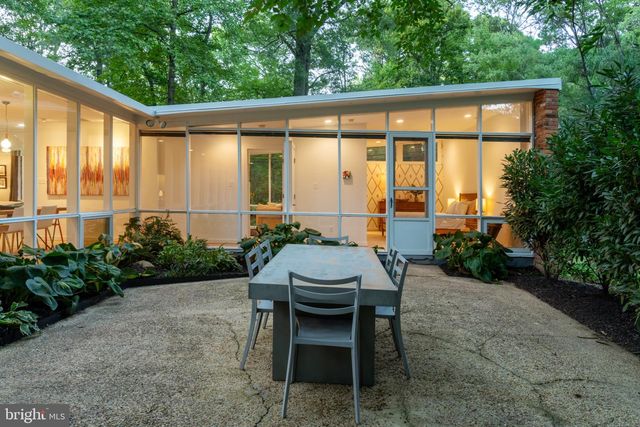 7216 STAFFORD RD, Alexandria, VA 22307