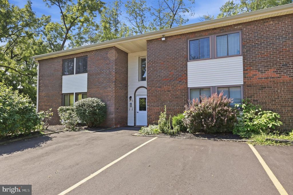 18 HATTERS CT, HATBORO, PA 19040 — photo 2