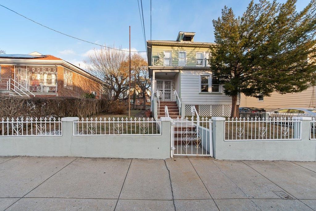 4534 Hoxie Street, Bronx, NY 10470