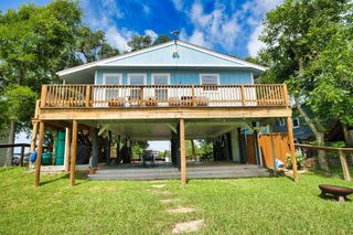 1045 Private Road 652, Sargent, TX 77414
