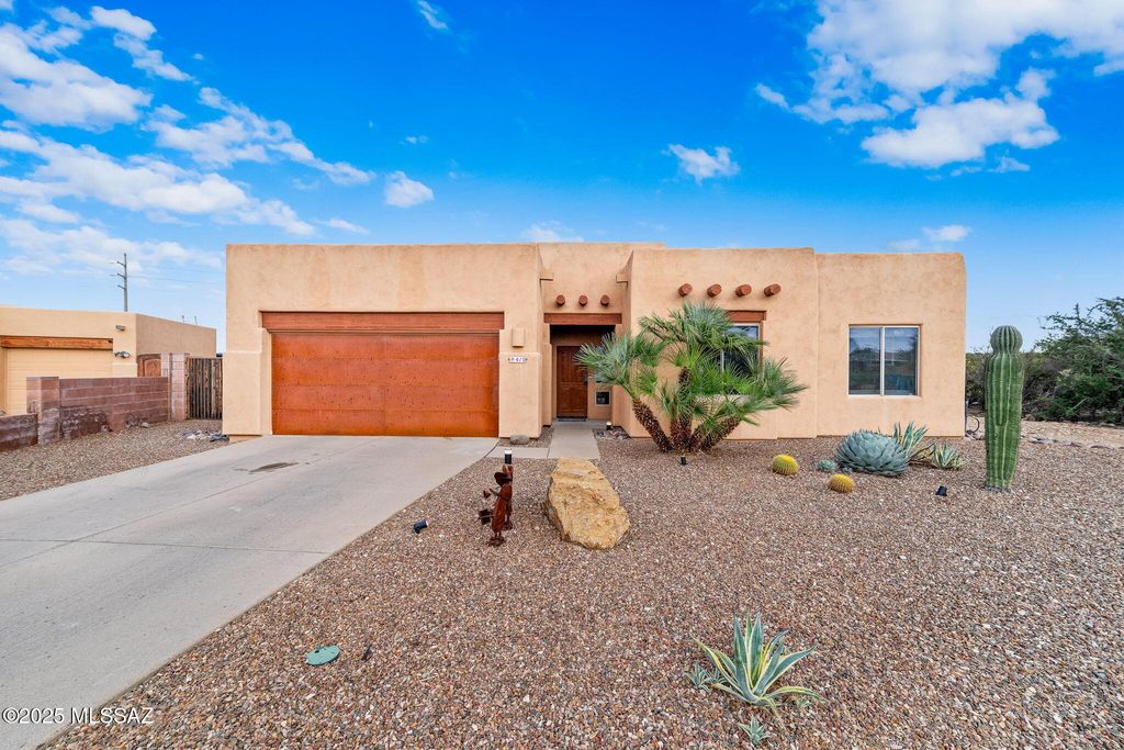 410 N Arcon Court E, Tucson, AZ 85748