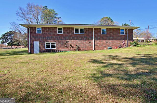 1055 Skyline Drive, Toccoa, GA 30577