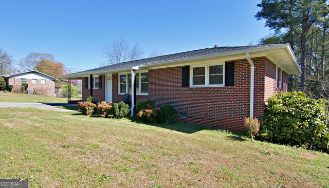 1055 Skyline Drive, Toccoa, GA 30577