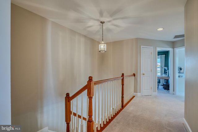 2520 WALNUT LEAF LN, Herndon, VA 20171