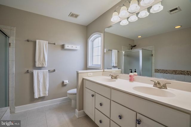2520 WALNUT LEAF LN, Herndon, VA 20171