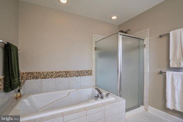2520 WALNUT LEAF LN, Herndon, VA 20171