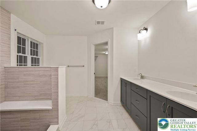 20 Lillian Court 7, Williams Twp, PA 18042