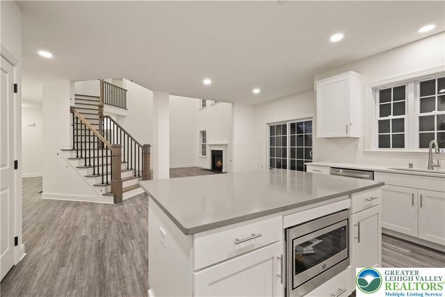 20 Lillian Court 7, Williams Twp, PA 18042