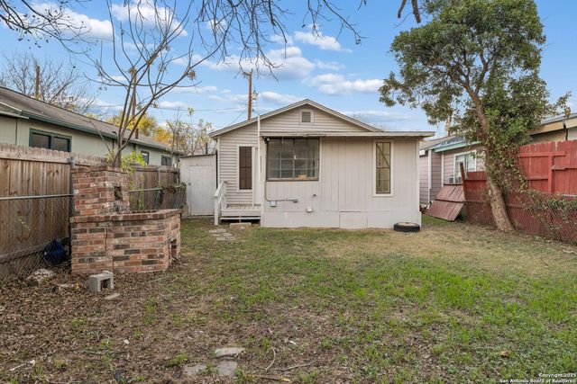 2038 Hidalgo, San Antonio, TX 78207