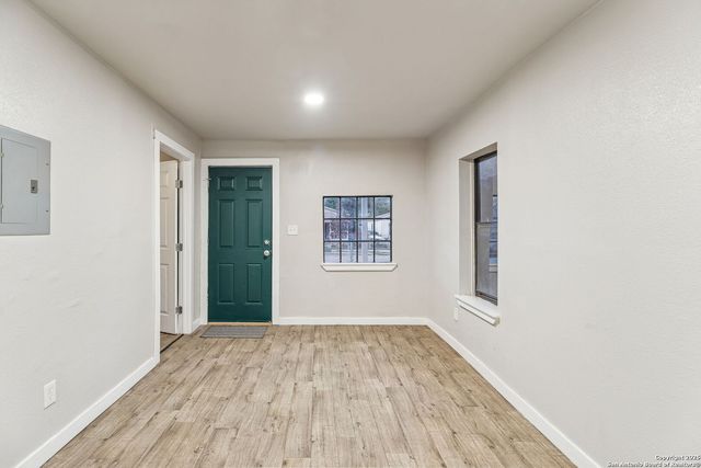 2038 Hidalgo, San Antonio, TX 78207