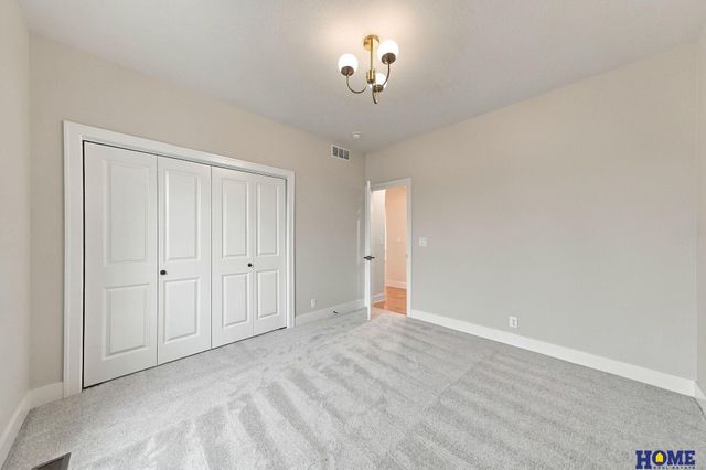 9210 Triana Lane, Lincoln, NE 68510