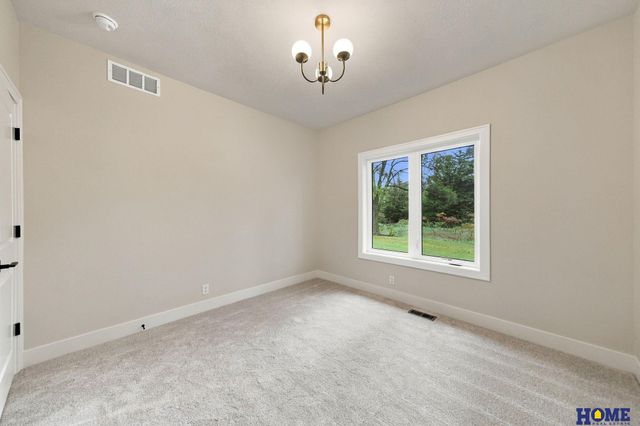 9210 Triana Lane, Lincoln, NE 68510