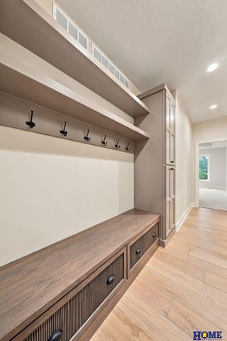 9210 Triana Lane, Lincoln, NE 68510