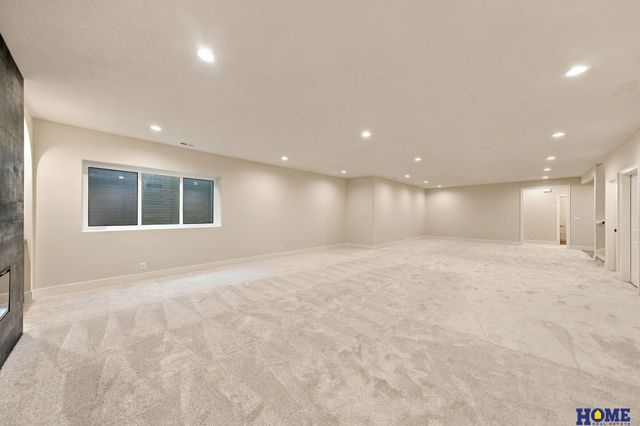 9210 Triana Lane, Lincoln, NE 68510