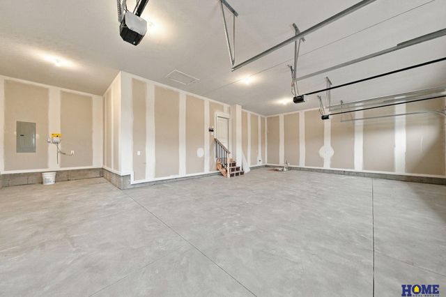 9210 Triana Lane, Lincoln, NE 68510