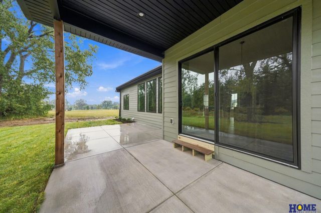 9210 Triana Lane, Lincoln, NE 68510
