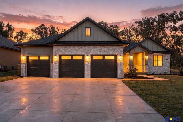 9210 Triana Lane, Lincoln, NE 68510