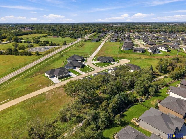 9210 Triana Lane, Lincoln, NE 68510