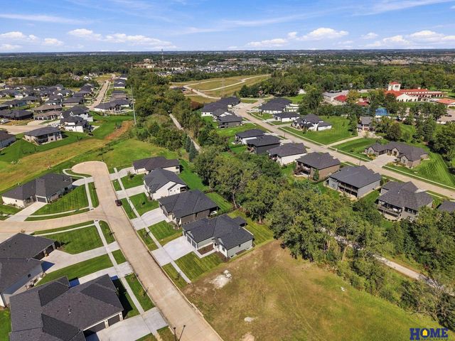 9210 Triana Lane, Lincoln, NE 68510