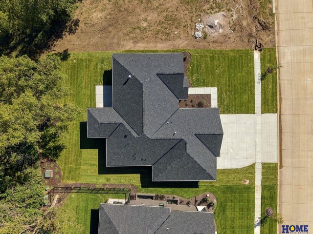 9210 Triana Lane, Lincoln, NE 68510